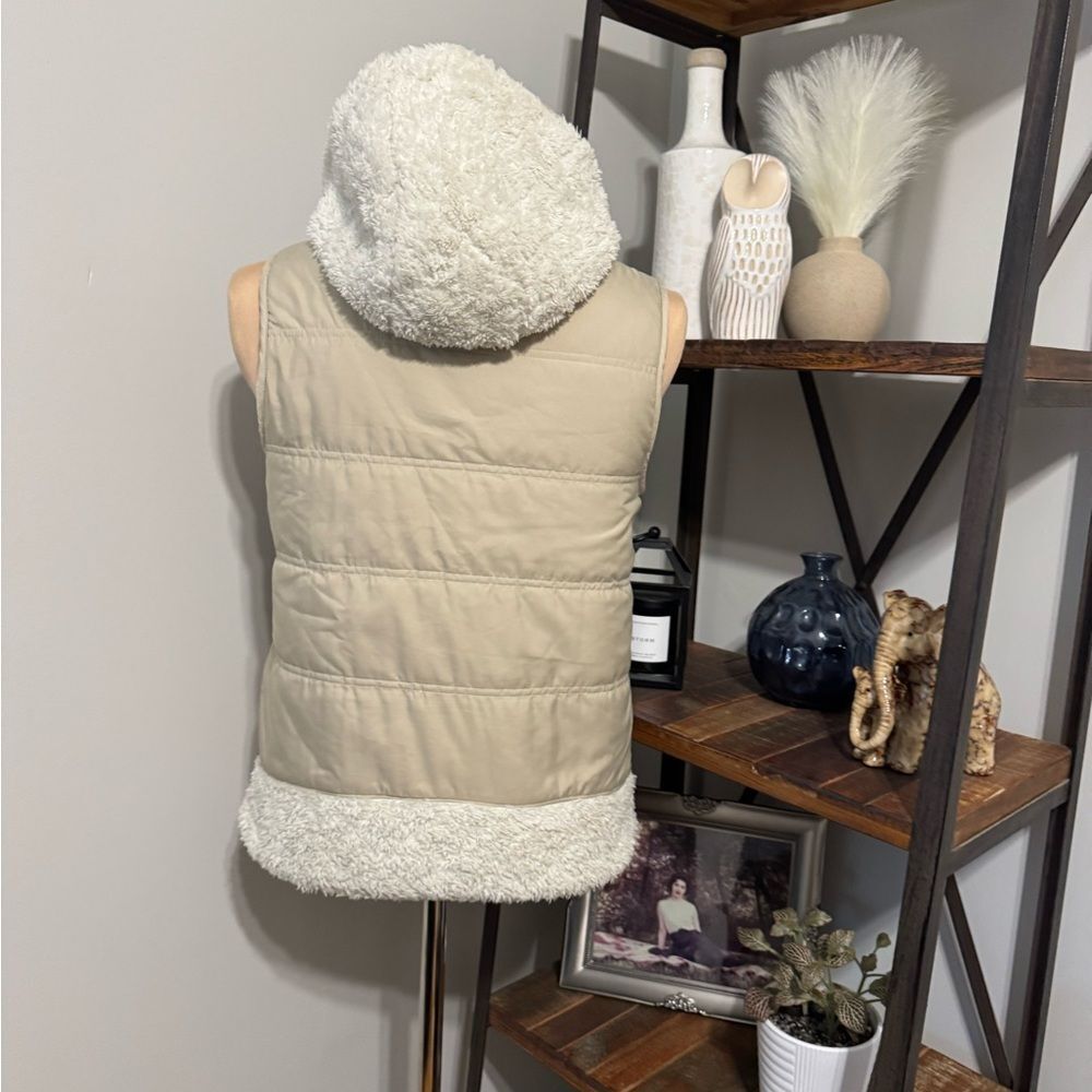Patagonia Los Gatos Reversible Hooded Vest Tan/Ivory Sherpa Fleece Womens MED - Picture 4 of 13